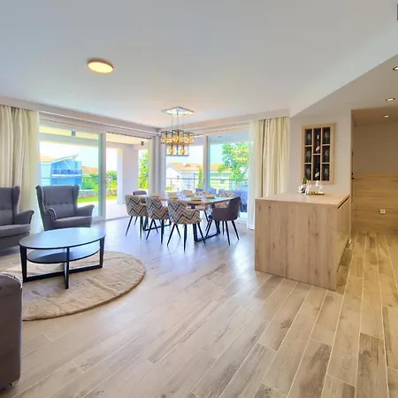 Vista Deluxe Apartment *